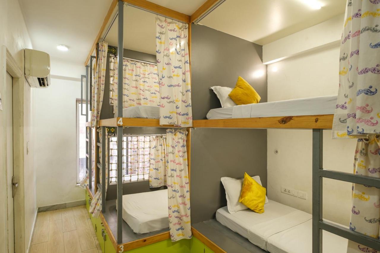 Deluxe 6 Bed Mixed Non AC Dorm,1323841051:JPEG